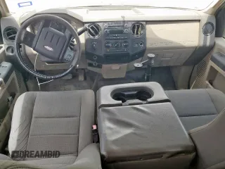 2010 Ford F-250 XL z VIN 1FTSX2B58AEA95811, wystawiony jako Copart lot #57290265 z przebiegiem 251 281 mil mil oraz Tytuł czysty. Historia ofert i sprzedaży dostępna na DreamBid. Obrazek 8.