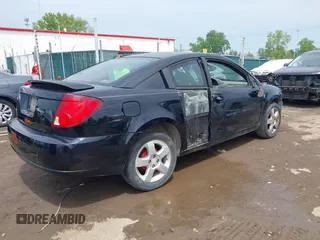 2006 Saturn ION z VIN 1G8AM15F36Z112883, wystawiony jako IAAI lot #42219902 z przebiegiem 221 769 mil mil oraz . Historia ofert i sprzedaży dostępna na DreamBid. Obrazek 4.