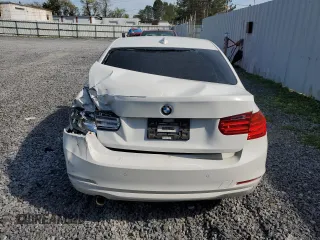 2015 BMW 3 Series 320i xDrive z VIN WBA3C3G53FNT52814, wystawiony jako Copart lot #56390105 z przebiegiem 147 364 mil mil oraz Szkoda całkowita • Salvage title. Historia ofert i sprzedaży dostępna na DreamBid. Obrazek 6.