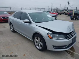 2014 Volkswagen Passat SE w/Sunroof with VIN 1VWBS7A39EC115476, listed as a IAAI auction lot 41445118 with 262,203 mi miles. Bid and sale history available at carsss.com. Image 1.