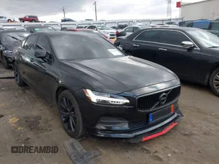 2018 Volvo S90 Momentum with VIN LVY982AK8JP005735, listed as a IAAI auction lot 41703970 with 98,080 mi miles. Bid and sale history available at carsss.com. Image 1.