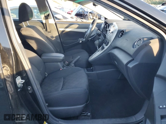 2010 Pontiac Vibe 1SB z VIN 5Y2SP6E07AZ420173, wystawiony jako Copart lot #55135605 z przebiegiem Nie podano mil oraz Szkoda całkowita • Salvage title. Historia ofert i sprzedaży dostępna na DreamBid. Obrazek 7.