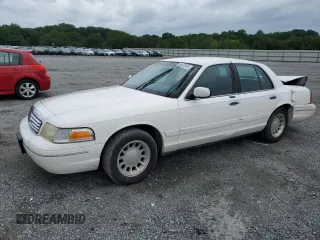 2001 Ford Crown Victoria LX z VIN 2FAFP74WX1X115596, wystawiony jako Copart lot #58422045 z przebiegiem 135 805 mil mil oraz Szkoda całkowita • Salvage title. Historia ofert i sprzedaży dostępna na DreamBid. Obrazek 1.
