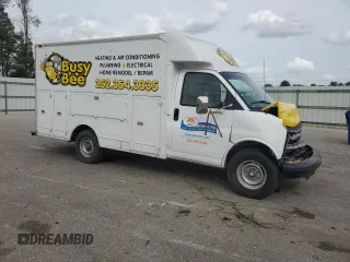 2001 Chevrolet Express Commercial E23 with VIN 1GBHG31R611147016, listed as a Copart auction lot 51247835 with Not Provided miles and Salvage Title. Bid and sale history available at carsss.com. Image 4.