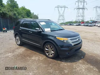 2013 Ford Explorer XLT z VIN 1FM5K7D8XDGC82570, wystawiony jako IAAI lot #42492549 z przebiegiem 133 568 mil mil oraz . Historia ofert i sprzedaży dostępna na DreamBid. Obrazek 1.