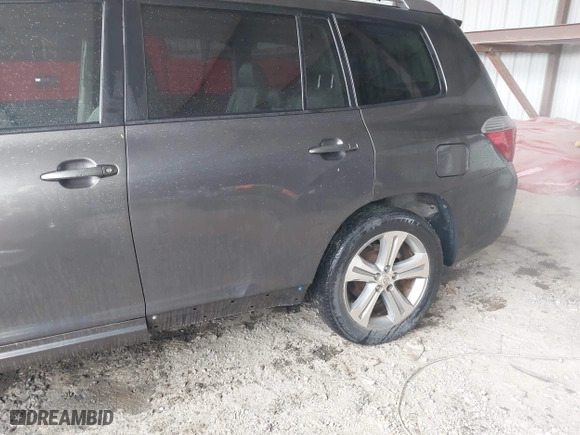 2008 Toyota Highlander Sport with VIN JTEDS43A882041821, listed as a IAAI auction lot 41981082 with 252,993 mi miles. Bid and sale history available at carsss.com. Image 6.