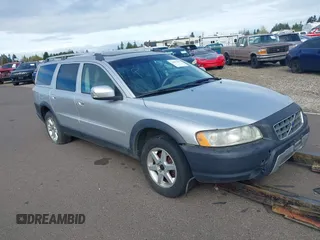 2007 Volvo XC70 with VIN YV4SZ592371280174, listed as a IAAI auction lot 39679442 with 248,282 mi miles. Bid and sale history available at carsss.com. Image 1.