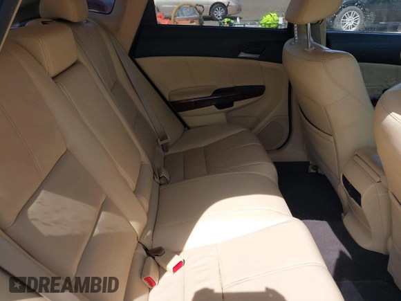 2010 Honda Crosstour EX-L z VIN 5J6TF2H55AL011092, wystawiony jako IAAI lot #42113820 z przebiegiem 239 179 mil mil oraz . Historia ofert i sprzedaży dostępna na DreamBid. Obrazek 8.