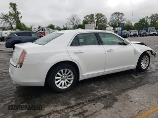 2014 Chrysler 300 z VIN 2C3CCAAG7EH148451, wystawiony jako Copart lot #54672815 z przebiegiem 154 241 mil mil oraz Szkoda całkowita • Salvage title. Historia ofert i sprzedaży dostępna na DreamBid. Obrazek 3.