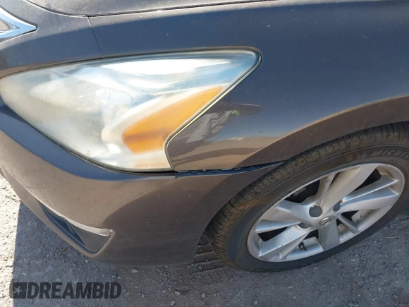 2015 Nissan Altima SV with VIN 1N4AL3AP8FC133739, listed as a IAAI auction lot 42117883 with 239,614 mi miles and . Bid and sale history available at carsss.com. Image 6.