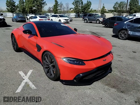 2020 Aston Martin Vantage z VIN SCFSMGAW4LGN03925, wystawiony jako Copart lot #50793594 z przebiegiem Nie podano mil oraz Szkoda całkowita • Salvage title. Historia ofert i sprzedaży dostępna na DreamBid. Obrazek 10.