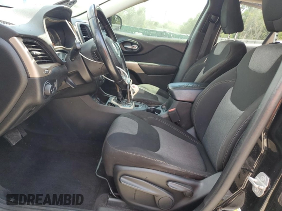 2018 Jeep Cherokee Latitude z VIN 1C4PJLCB9JD587366, wystawiony jako Copart lot #62137485 z przebiegiem 126 069 mil mil oraz Szkoda całkowita • Salvage title. Historia ofert i sprzedaży dostępna na DreamBid. Obrazek 7.