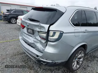 2017 BMW X5 xDrive35i z VIN 5UXKR0C34H0V83929, wystawiony jako IAAI lot #42204786 z przebiegiem 67 203 mil mil oraz . Historia ofert i sprzedaży dostępna na DreamBid. Obrazek 6.