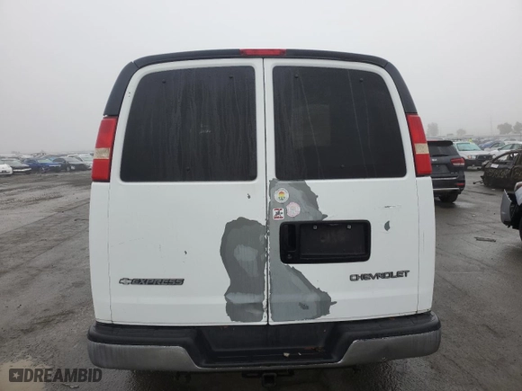 2003 Chevrolet Express Passenger with VIN 1GAHG35U131227037, listed as a Copart auction lot 85568344 with 248,121 mi miles and Salvage Title. Bid and sale history available at carsss.com. Image 6.