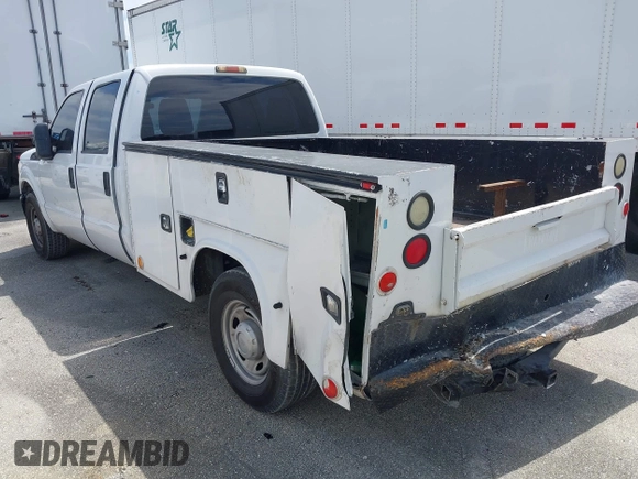 2011 Ford Super Duty F-250 SRW XL with VIN 1FT7W2A68BEB42288, listed as a IAAI auction lot 42021193 with 262,801 mi miles. Bid and sale history available at carsss.com. Image 3.