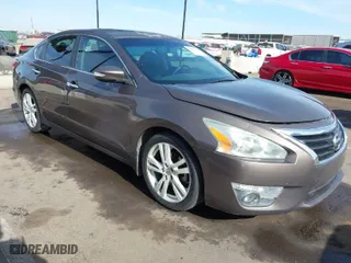 2014 Nissan Altima 3.5 SL with VIN 1N4BL3AP9EC284477, listed as a IAAI auction lot 41403427 with 100437 miles. Bid and sale history available at carsss.com. Image 1.