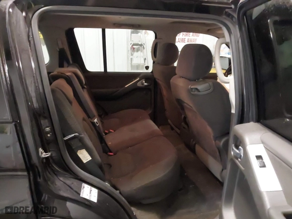 2005 Nissan Pathfinder LE with VIN 5N1AR18W85C766004, listed as a IAAI auction lot 41727909 with 197,926 mi miles. Bid and sale history available at carsss.com. Image 8.