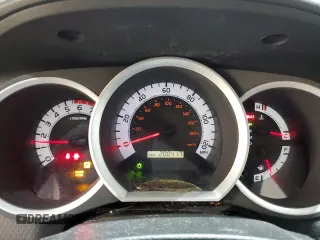 2015 Toyota Tacoma z VIN 5TFUX4ENXFX034293, wystawiony jako Copart lot #59129425 z przebiegiem 200 417 mil mil oraz Czysty tytuł • Clean title. Historia ofert i sprzedaży dostępna na DreamBid. Obrazek 9.