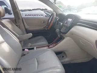 2006 Toyota Highlander w/3rd Row with VIN JTEEP21A560159637, listed as a IAAI auction lot 41628990 with 116,042 mi miles. Bid and sale history available at carsss.com. Image 5.