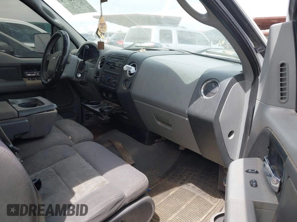 2004 Ford F-150 XL with VIN 1FTPX12554NA62883, listed as a IAAI auction lot 42310773 with 249,620 mi miles and . Bid and sale history available at DreamBid. Image 5.