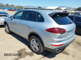 2016 Porsche Cayenne z VIN WP1AA2A26GKA13183, wystawiony jako IAAI lot #39110607 z przebiegiem Nie podano mil oraz . Historia ofert i sprzedaży dostępna na DreamBid. Obrazek 3.