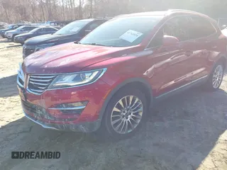 2015 Lincoln MKC z VIN 5LMTJ2AH1FUJ05103, wystawiony jako IAAI lot #41762024 z przebiegiem 58 275 mil mil oraz . Historia ofert i sprzedaży dostępna na DreamBid. Obrazek 17.