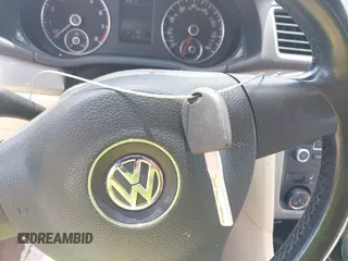 2014 Volkswagen Passat S z VIN 1VWAT7A30EC053992, wystawiony jako IAAI lot #42276297 z przebiegiem 161 958 mil mil oraz . Historia ofert i sprzedaży dostępna na DreamBid. Obrazek 11.