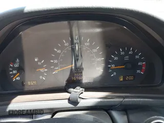 2000 Mercedes-Benz CLK 320/430 z VIN WDBLK65G1YT042203, wystawiony jako IAAI lot #42390576 z przebiegiem 161 672 mil mil oraz . Historia ofert i sprzedaży dostępna na DreamBid. Obrazek 7.