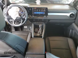 2023 Chevrolet Colorado 2WD LT z VIN 1GCPSCEK8P1134215, wystawiony jako Copart lot #61431925 z przebiegiem 24 686 mil mil oraz Szkoda całkowita • Salvage title. Historia ofert i sprzedaży dostępna na DreamBid. Obrazek 8.