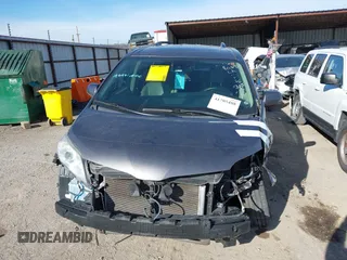 2020 Toyota Sienna XLE Auto Access Seat with VIN 5TDYZ3DC9LS049133, listed as a IAAI auction lot 41705488 with 62,216 mi miles. Bid and sale history available at carsss.com. Image 13.