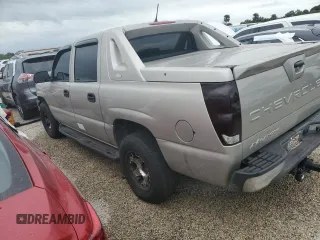 2004 Chevrolet Avalanche with VIN 3GNEC12T14G188854, listed as a Copart auction lot 73875944 with 188,465 mi miles and Salvage Title. Bid and sale history available at carsss.com. Image 2.