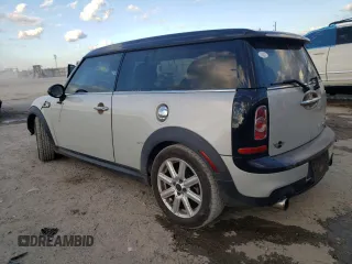 2014 MINI Clubman S z VIN WMWZG3C52ETY33460, wystawiony jako Copart lot #82752834 z przebiegiem 130 015 mil mil oraz Szkoda całkowita • Salvage title. Historia ofert i sprzedaży dostępna na DreamBid. Obrazek 2.