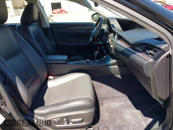 2014 Lexus ES 330 z VIN JTHBK1GG6E2151432, wystawiony jako IAAI lot #42327631 z przebiegiem 179 535 mil mil oraz . Historia ofert i sprzedaży dostępna na DreamBid. Obrazek 5.