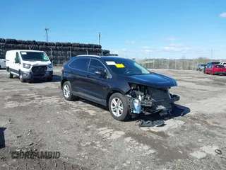2020 Ford Edge SEL z VIN 2FMPK4J93LBB56268, wystawiony jako IAAI lot #41956878 z przebiegiem 226 805 mil mil oraz . Historia ofert i sprzedaży dostępna na DreamBid. Obrazek 1.