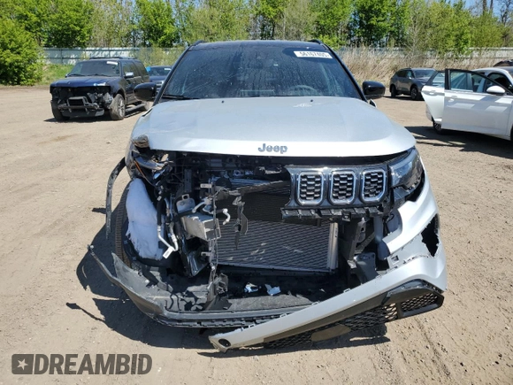 2024 Jeep Compass Limited z VIN 3C4NJDCN1RT151236, wystawiony jako Copart lot #56167405 z przebiegiem 6 458 mil mil oraz Szkoda całkowita • Salvage title. Historia ofert i sprzedaży dostępna na DreamBid. Obrazek 5.