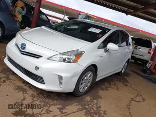 2014 Toyota Prius Two with VIN JTDZN3EU5EJ014581, listed as a IAAI auction lot 41916520 with 182,125 mi miles and . Bid and sale history available at DreamBid. Image 17.