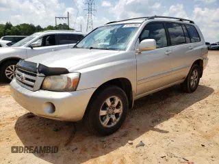2005 Toyota Highlander with VIN JTEEP21A750111748, listed as a Copart auction lot 57151765 with 324,870 mi miles and Clean Title. Bid and sale history available at DreamBid. Image 1.
