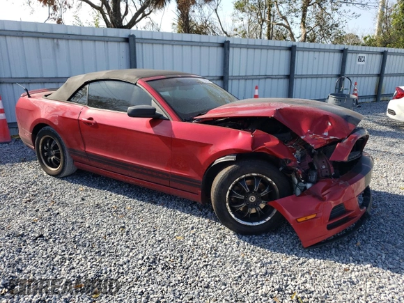 2013 Ford Mustang V6 z VIN 1ZVBP8EMXD5214353, wystawiony jako Copart lot #87087814 z przebiegiem Nie podano mil oraz Szkoda całkowita • Salvage title. Historia ofert i sprzedaży dostępna na DreamBid. Obrazek 4.