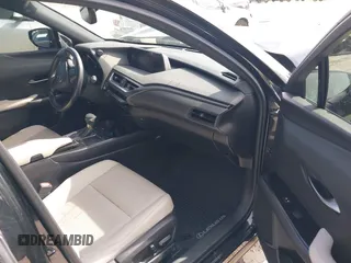 2020 Lexus UX with VIN JTHP9JBH7L2033386, listed as a IAAI auction lot 41463356 with 53,507 mi miles. Bid and sale history available at carsss.com. Image 5.