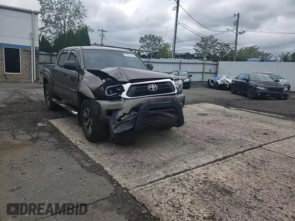 2013 Toyota Tacoma z VIN 3TMLU4EN4DM124465, wystawiony jako Copart lot #58167135 z przebiegiem 116 098 mil mil oraz Szkoda całkowita • Salvage title. Historia ofert i sprzedaży dostępna na DreamBid. Obrazek 13.