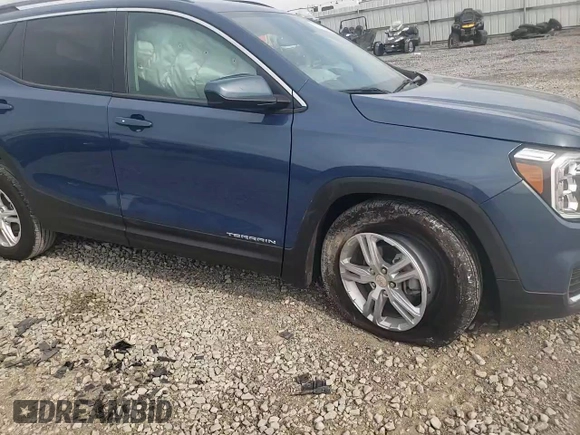 2024 GMC Terrain SLE z VIN 3GKALMEGXRL116982, wystawiony jako Copart lot #53143045 z przebiegiem 6779 mil mil oraz Szkody całkowita. Historia ofert i sprzedaży dostępna na DreamBid. Obrazek 12.