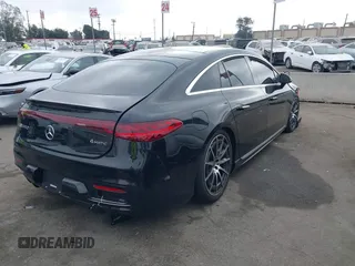 2024 Mercedes-Benz EQS 450 z VIN W1KCG2EB5RA046256, wystawiony jako IAAI lot #41203235 z przebiegiem 5 332 mil mil oraz . Historia ofert i sprzedaży dostępna na DreamBid. Obrazek 4.