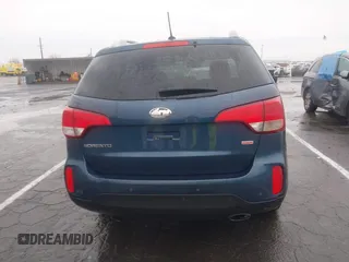 2015 Kia Sorento LX with VIN 5XYKT4A63FG590482, listed as a IAAI auction lot 41477333 with 207,079 mi miles. Bid and sale history available at carsss.com. Image 16.