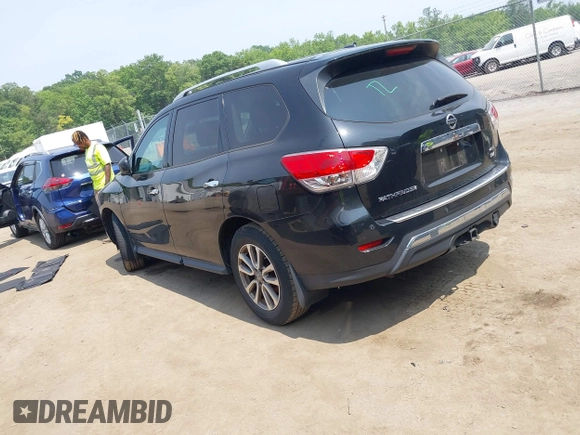2016 Nissan Pathfinder SL z VIN 5N1AR2MM7GC604846, wystawiony jako IAAI lot #42507502 z przebiegiem 154 262 mil mil oraz . Historia ofert i sprzedaży dostępna na DreamBid. Obrazek 3.