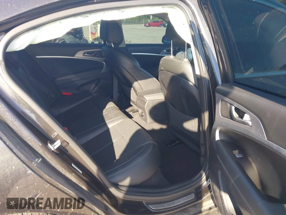 2019 Genesis G70 2.0T Sport with VIN KMTG24LA4KU016333, listed as a IAAI auction lot 41536018 with 70,587 mi miles. Bid and sale history available at carsss.com. Image 8.