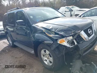 2005 Nissan Pathfinder SE with VIN 5N1AR18U55C763236, listed as a IAAI auction lot 41503166 with 330,351 mi miles. Bid and sale history available at carsss.com. Image 1.