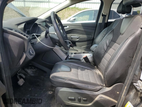 2016 Ford Escape SE z VIN 1FMCU9G96GUB64071, wystawiony jako Copart lot #53833075 z przebiegiem 130 037 mil mil oraz Czysty tytuł • Clean title. Historia ofert i sprzedaży dostępna na DreamBid. Obrazek 7.