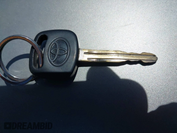 2005 Toyota Camry STD z VIN 4T1BE32K95U556765, wystawiony jako IAAI lot #42288424 z przebiegiem 232 413 mil mil oraz . Historia ofert i sprzedaży dostępna na DreamBid. Obrazek 11.