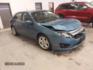 2010 Ford Fusion SE z VIN 3FAHP0HA6AR417044, wystawiony jako IAAI lot #42129980 z przebiegiem 200 595 mil mil oraz . Historia ofert i sprzedaży dostępna na DreamBid. Obrazek 1.