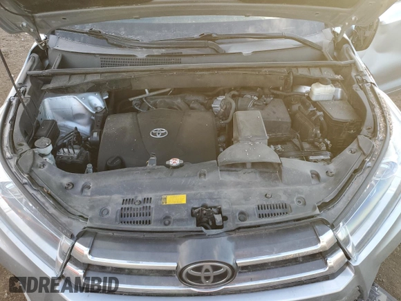 2018 Toyota Highlander Limited z VIN 5TDDZRFH1JS865387, wystawiony jako Copart lot #42059445 z przebiegiem Nie podano mil oraz Szkoda całkowita • Salvage title. Historia ofert i sprzedaży dostępna na DreamBid. Obrazek 12.